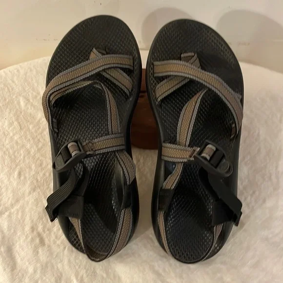 Chaco | Shoes | Chaco Mens Brown And Black Vibram Sandals  display picture 3